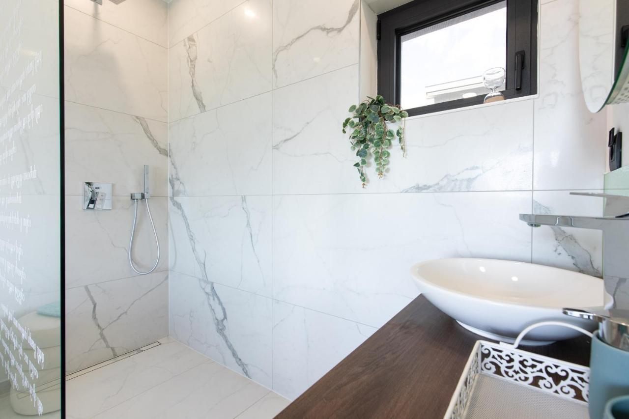 Nina-3 Bedroom With A Pool And Hot Tub * Krk Town