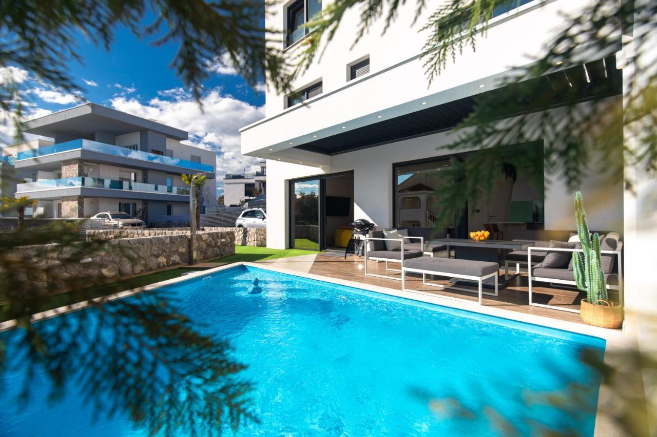 Nina-3 Bedroom With A Pool And Hot Tub Villa *