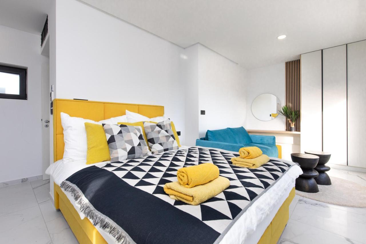 Nina-3 Bedroom With A Pool And Hot Tub Krk Town
