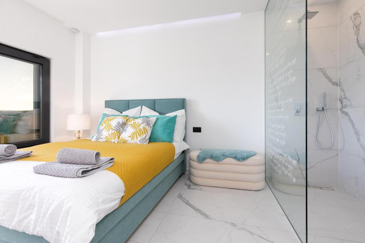 Nina-3 Bedroom With A Pool And Hot Tub * Krk Town