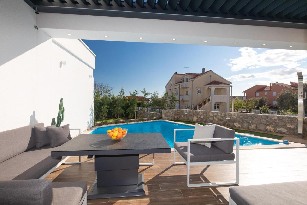 Villa Nina-3 Bedroom With A Pool And Hot Tub *