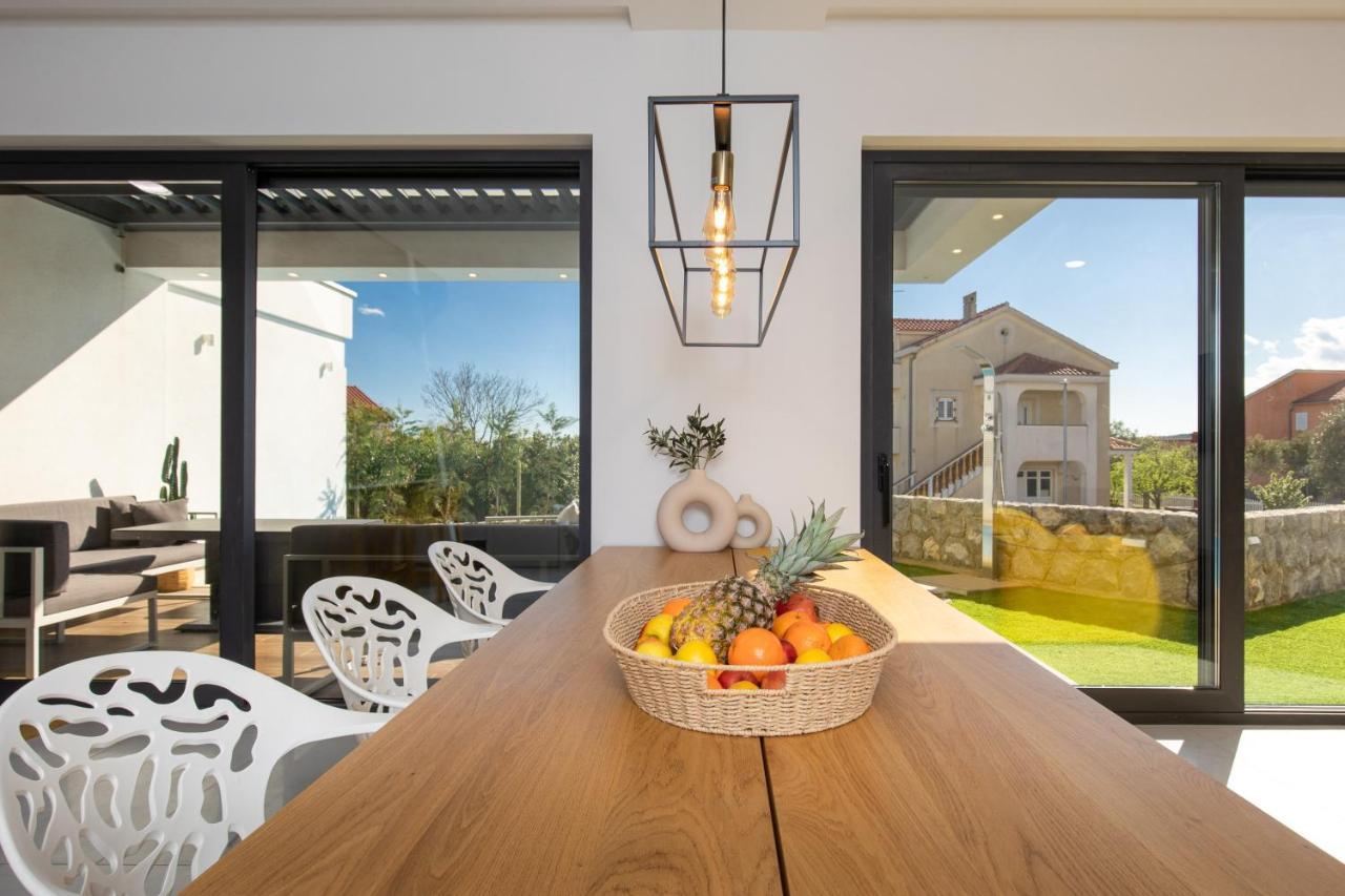 Villa Nina-3 Bedroom With A Pool And Hot Tub Krk Town