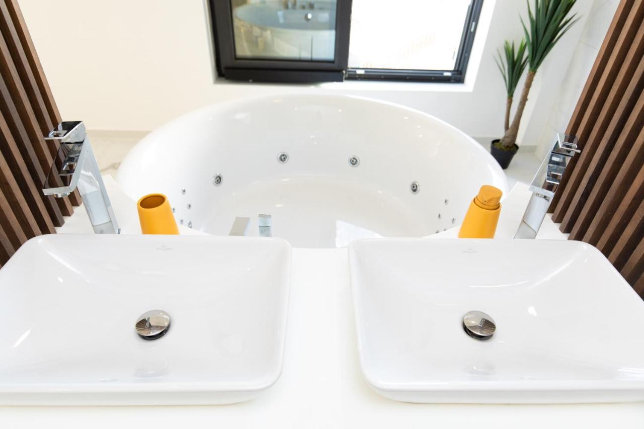 Vila Nina-3 Bedroom With A Pool And Hot Tub